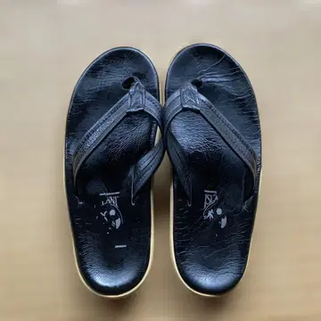 Islandslipper 블랙 가죽 샌들 사이즈 9