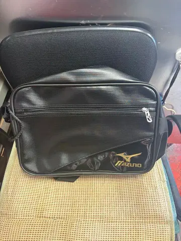 Mizuno 숄더백 블랙 중형