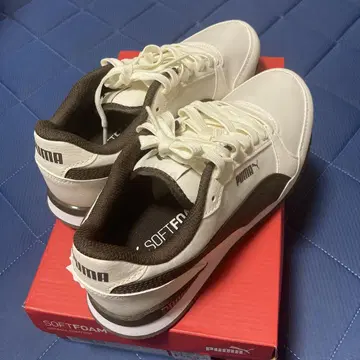 새상품 푸마 PUMA ST 러너 V3 스니커즈