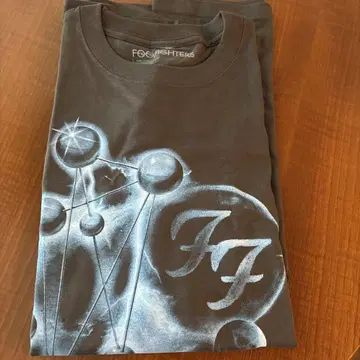 [ 새상품 ] FOO FIGHTERS 2025 TOUR T셔츠 XXL