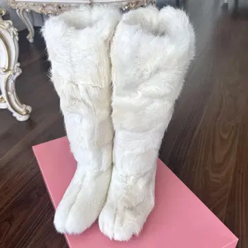 블루마린 화이트 퍼 부츠