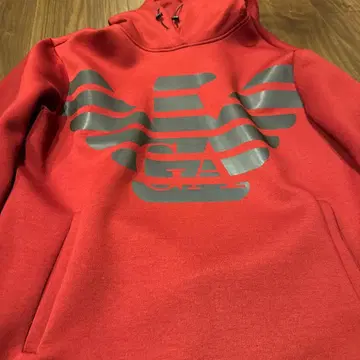 엠포리오 아르마니 레드 후드티