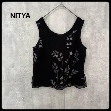 # NITYA 센소유니코 슬리브리스 상의 블라우스