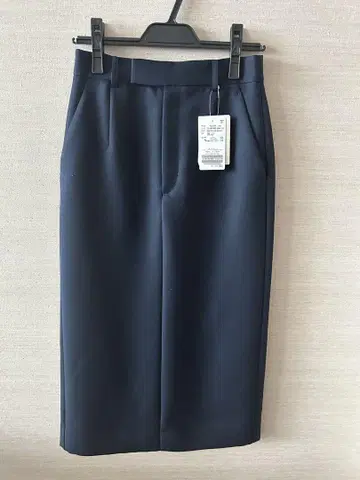 IENA &NAVY 미디 타이트 스커트 36 미사용 새상품