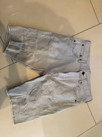루시엔 펠라 피네 데미지 가공 숏팬츠 30