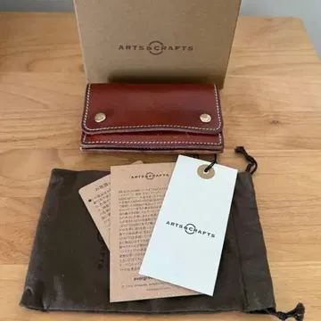ARTS&CRAFTS. BOX -COIN COMPACT WALLET