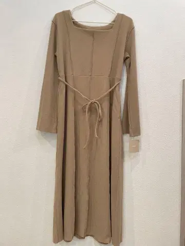 mil 베이지 롱 원피스 긴팔