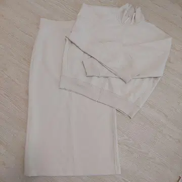 미사용 새상품 UNIQLO 드라이 셋업