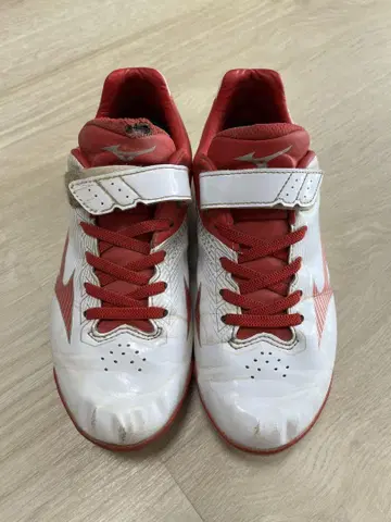 Mizuno 스파이크 화이트/레드