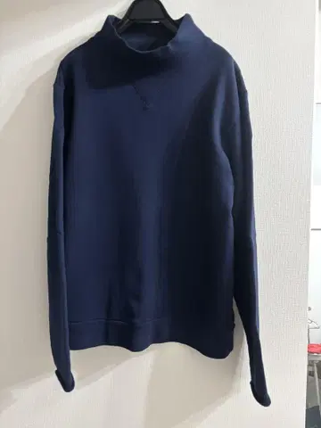 네이비 터틀넥 트레이닝복