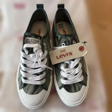 Levi's 카모플라쥬 스니커즈