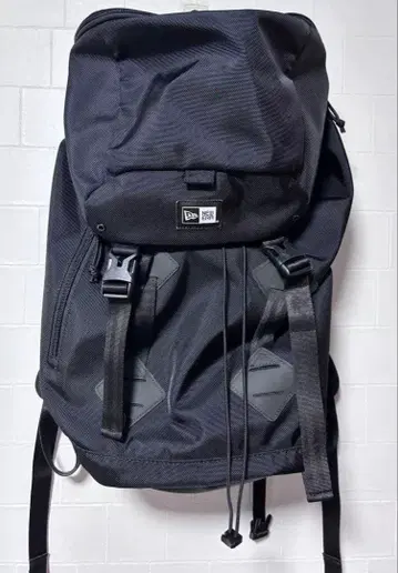 New Era 블랙 백팩