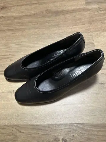 DONNA 블랙 펌프스 24.5cm EEE