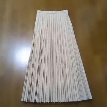 택 포함! 아줄바이마우지 베이지 합성 피혁 플리츠 스커트