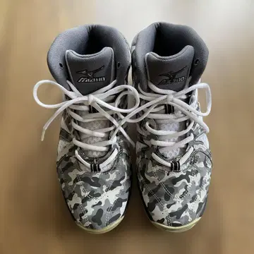 Mizuno Pulling 카모 패턴 스니커즈 그레이/화이트