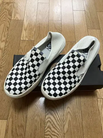 Vans 체크 무늬 슬립온 스니커즈