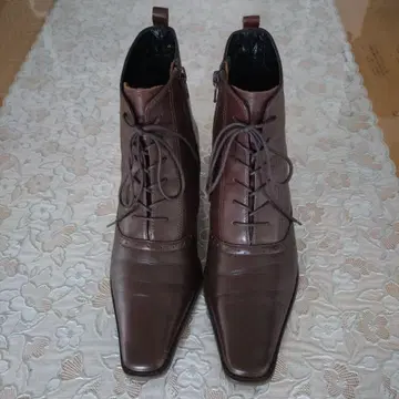 브라운 천연 가죽 레이스업 부츠 23.5cm MR evoluer