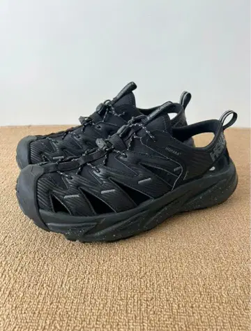 호카 오네오네 호파라 스포츠 샌들 블랙