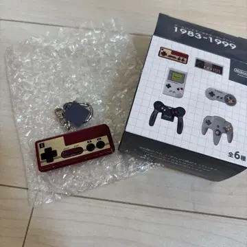 [ Nintendo ] 닌텐도 뮤지엄 패미컴 키링