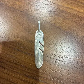 실버 깃털 펜던트