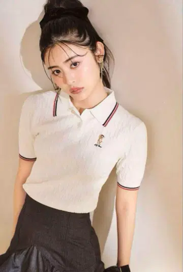 LILY BROWN 화이트 피케 셔츠 반팔