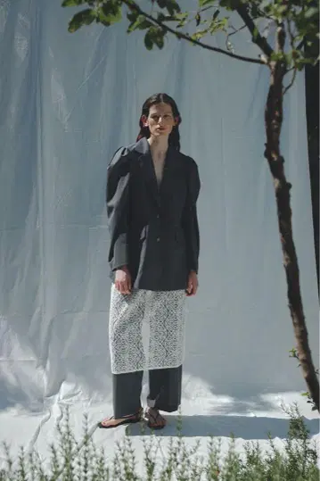 Uhr Gathered sleeve jacket