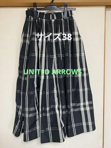 UNITED ARROWS 체크 무늬 플레어 스커트