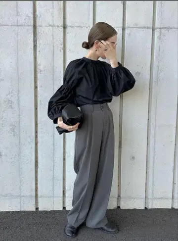 셀렉트모카 블라우스 블랙