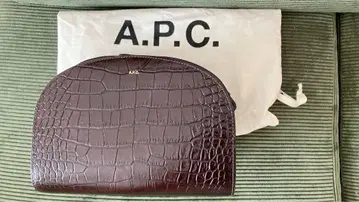 APC 하프문 백 악어 엠보싱