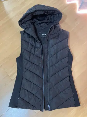 ZARA 후드 부착 블랙 다운 베스트 M