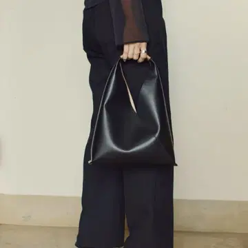 새상품급 styiro 카슈쿨 원핸들 백/ 핸드백 블랙