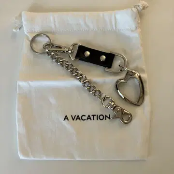 A VACATION (아 바케이션) 2025aw 신상 하트형 참