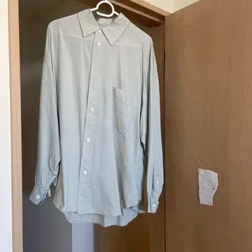 유니클로 u 셔츠 그린??