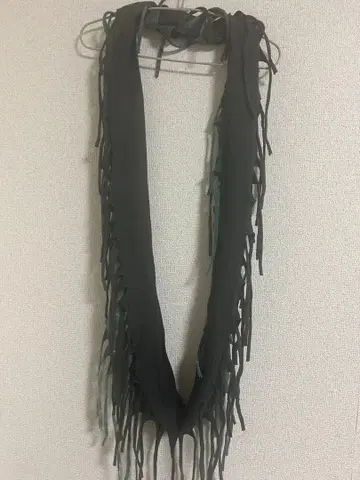 프린지 장식 투톤 머플러