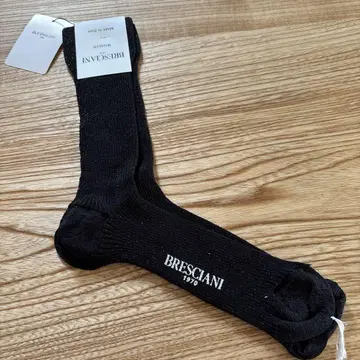 BRESCIANI 블랙 라메 리브 삭스