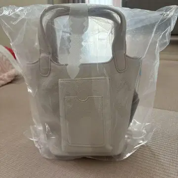 화이트 가죽 토트백