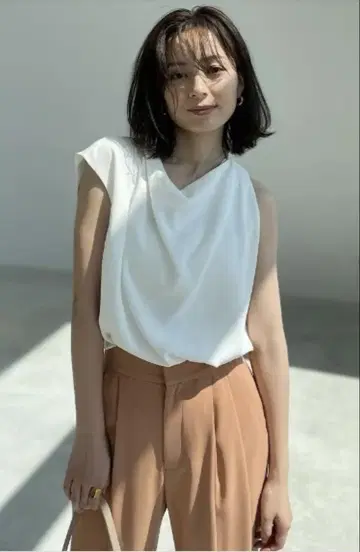anuans 비대칭 드레이프 블라우스