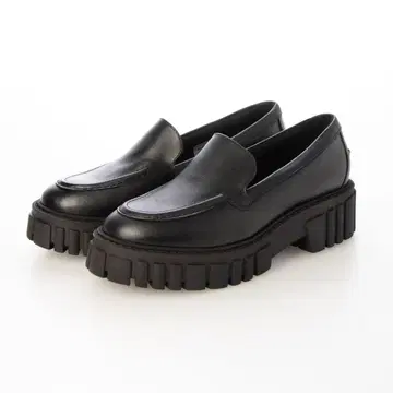 Clarks 블랙 로퍼 통굽