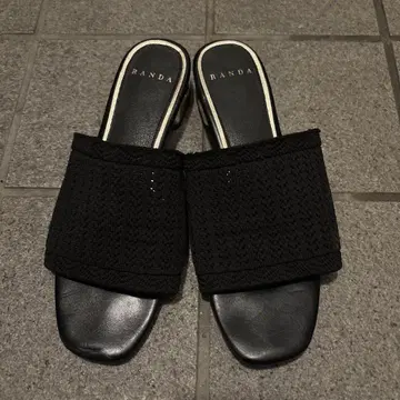 RANDA 블랙 메쉬 샌들 사이즈 S