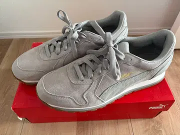 PUMA 그레이 스니커즈