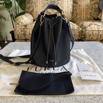 FURLA 네이비 숄더백 부속 파우치 포함