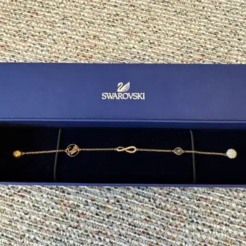 Swarovski Faith 모티브 팔찌