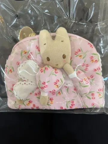 마론 크림 티슈 파우치 패션쇼