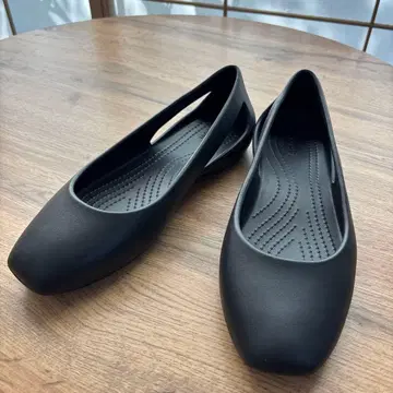 crocs 플랫슈즈 블랙 W8