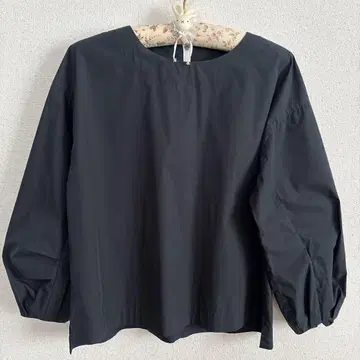 sutseso 네이비 블라우스