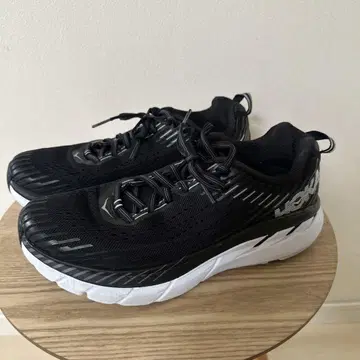 HOKA 클리프톤 5 러닝화 25.5
