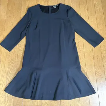 DKNY 블랙 플레어 스커트 원피스 12 다나카란