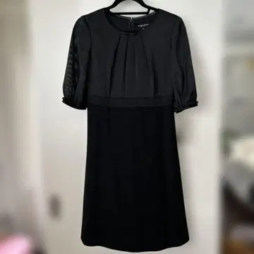 블랙 스트라이프 반팔 무릎 기장 원피스 미사용 새상품