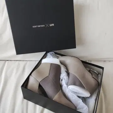 ISSEY MIYAKE x UN 한정판 가죽 부츠 23cm