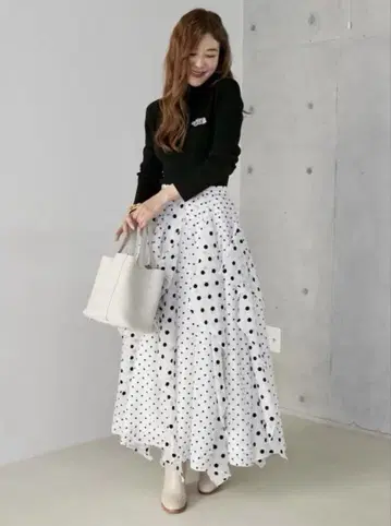 [미사용 새상품] OBLI 도트 프릴 쉬폰 스커트